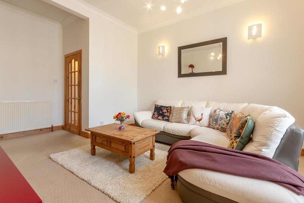 19674 10 Lounge B 0061