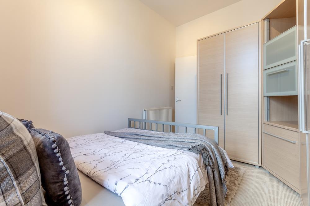 19674 30 Bedroom B 0041