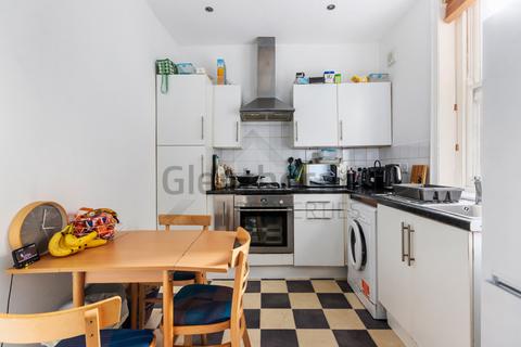 3 bedroom apartment to rent, Rushcroft Road, Brixton, London SW2