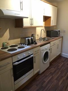 5 bedroom flat to rent, Blenheim Place, Leith, Edinburgh, EH7