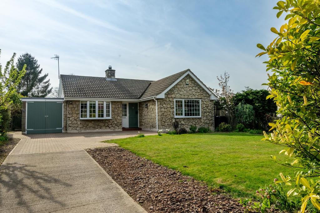 Acaster Lane, YORK 2 bed detached bungalow £475,000