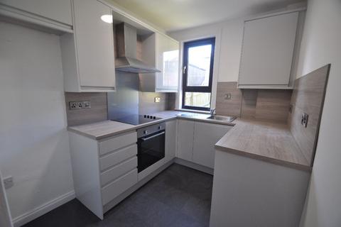 3 bedroom flat to rent, 125 Robertson Road, Dunfermline, KY12 0AR