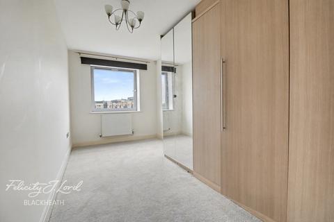 2 bedroom apartment to rent, Miles Close, London