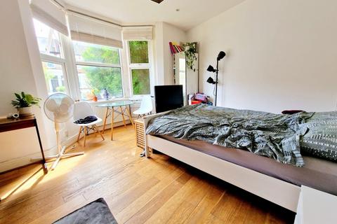 1 bedroom flat to rent, Melville Road, Waltham Forest
