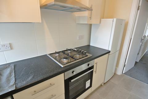 2 bedroom flat to rent, Litchfield Gardens, Willesden NW10