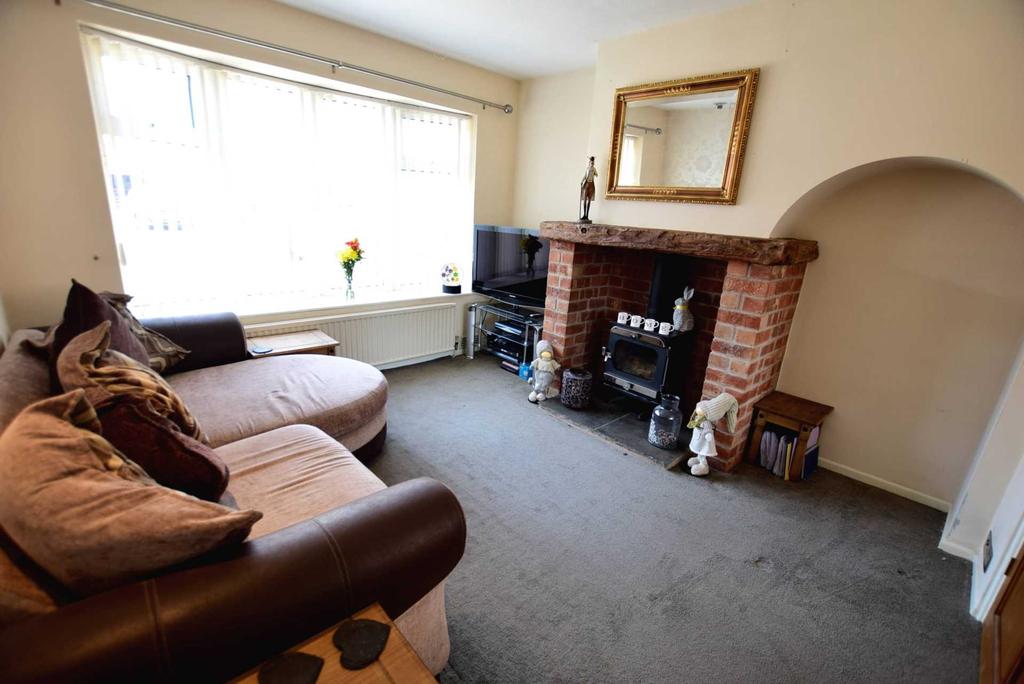 Lowfield Close, Newton with Scales 3 bed semidetached house £154,950