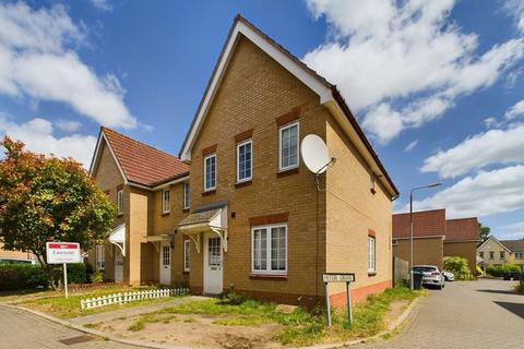 3 bedroom end of terrace house to rent, Lawrence Road, Thetford