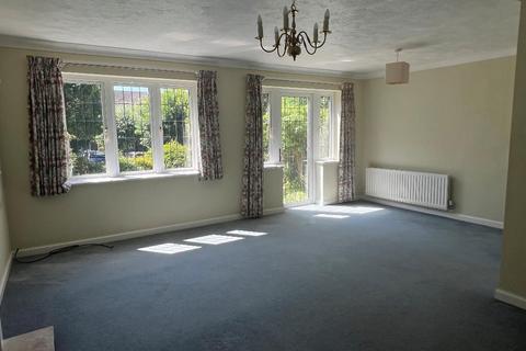 2 bedroom terraced house to rent, Penns Court, Horsham Road, Steyning, West Sussex, BN44 3BF