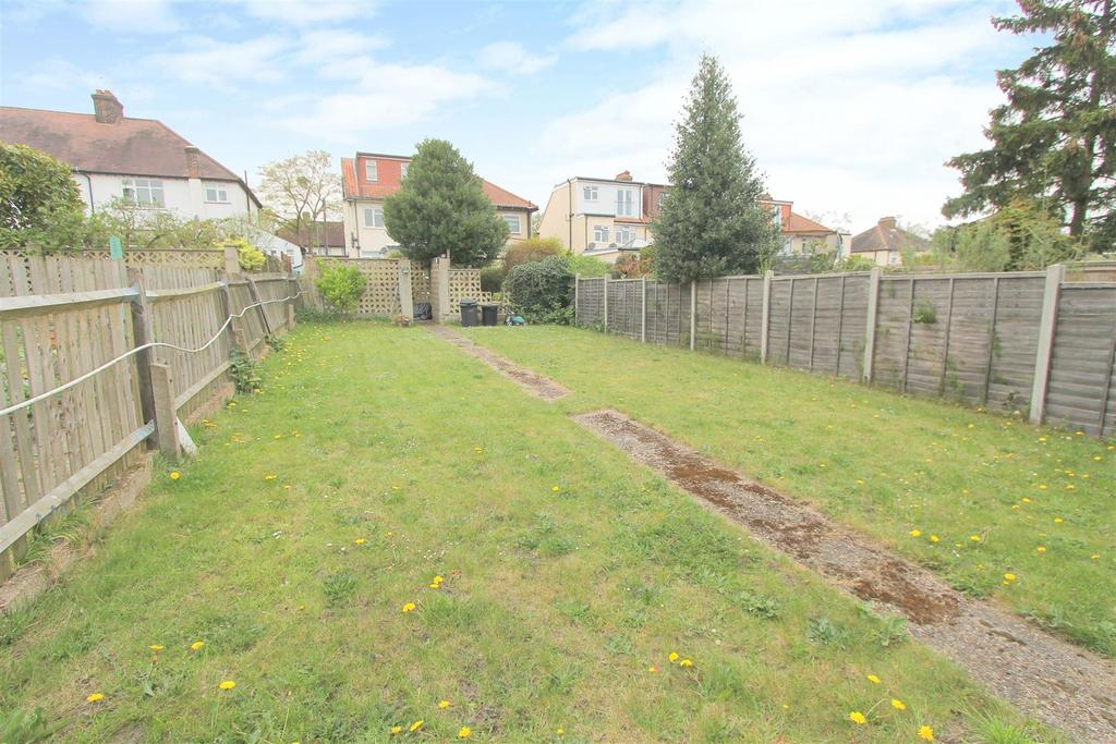 Windborough Road, Carshalton 3 bed semidetached house £550,000