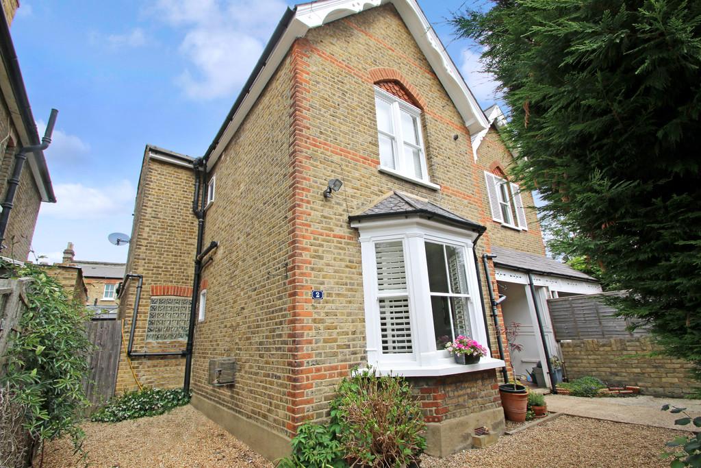 Linden Grove, Teddington 4 bed semidetached house £1,100,000