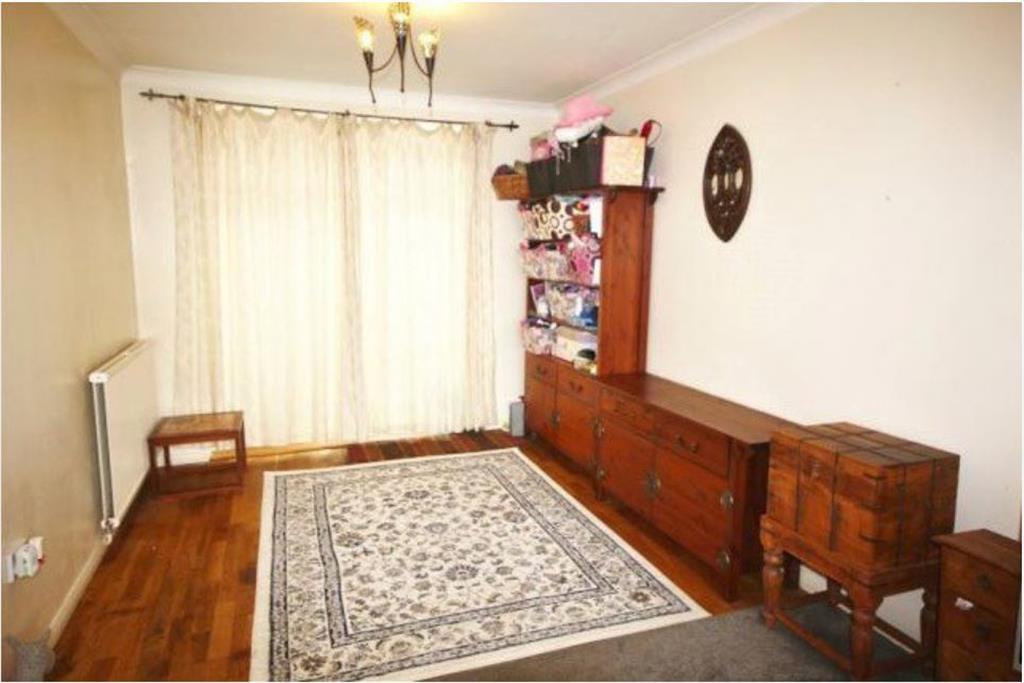 Arnold Crescent, Isleworth, TW7 3 bed semidetached house £560,000