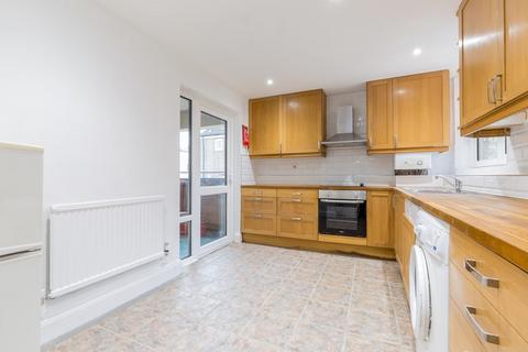 4 bedroom apartment to rent, Camden Square, Camden, NW1