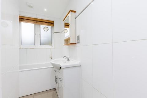 4 bedroom apartment to rent, Camden Square, Camden, NW1