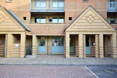1 bedroom apartment to rent - Manor Court, Manor Avenue, Grimsby, Lincolnshire, DN32