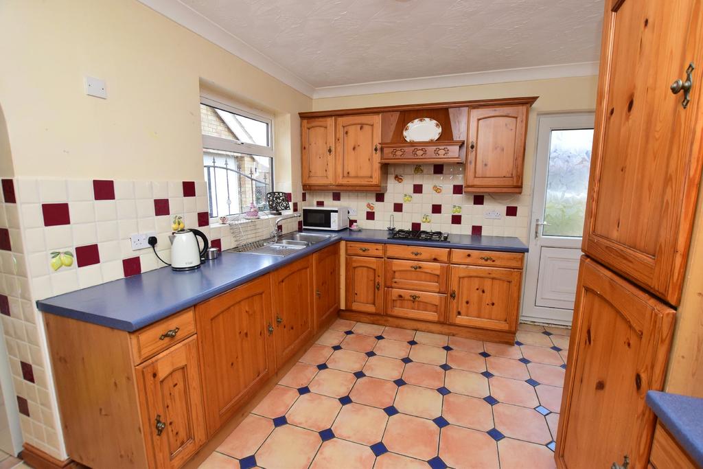Hardys Road, Cleethorpes, DN35 3 bed detached house £285,000