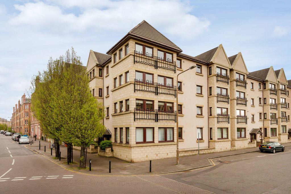 Bryson Road, Ardmillan, Edinburgh, EH11 3 bed flat £162 pppw