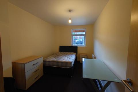 2 bedroom flat to rent, Calais House, Calais Hill, Leicester, LE1