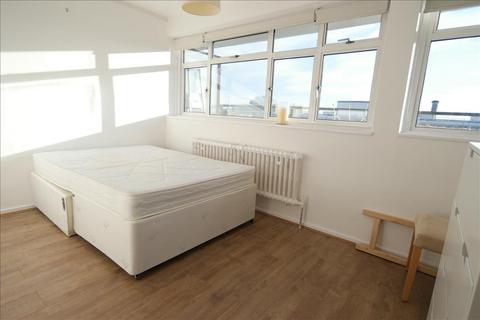 2 bedroom flat to rent, Lutyens House, SW1, London, SW1V