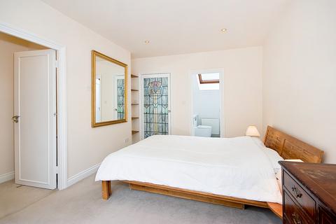 3 bedroom mews to rent, Ennismore Mews, Knightsbridge SW7