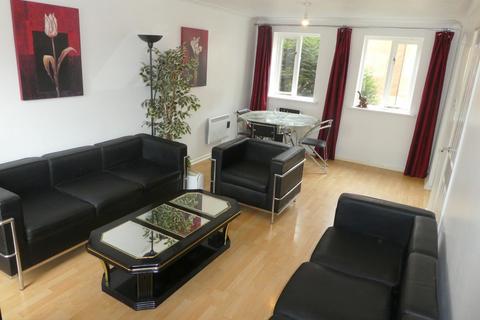 3 bedroom apartment to rent, Chorlton Road, Hulme, Manchester