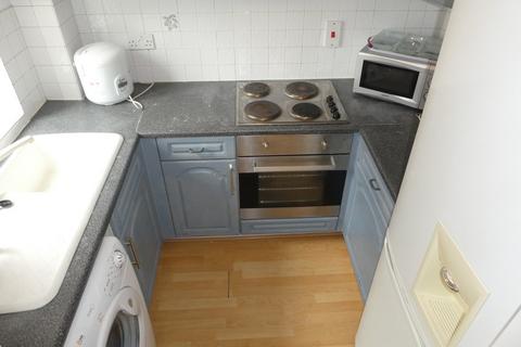 3 bedroom apartment to rent, Chorlton Road, Hulme, Manchester