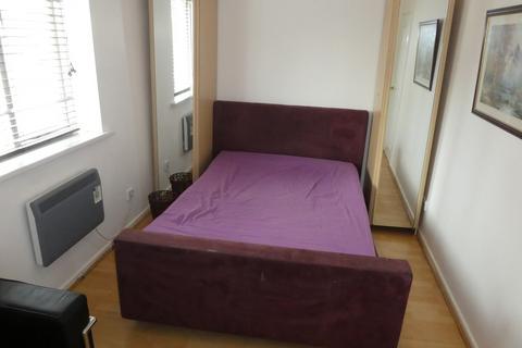 3 bedroom apartment to rent, Chorlton Road, Hulme, Manchester