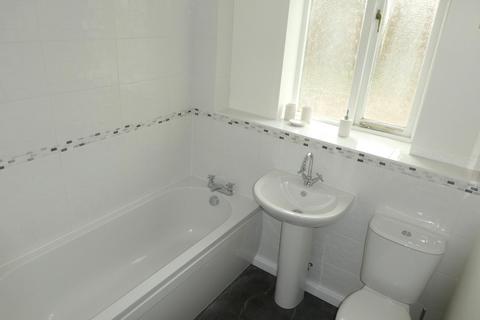 3 bedroom apartment to rent, Chorlton Road, Hulme, Manchester