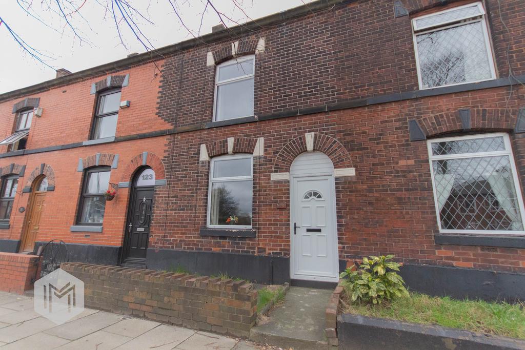 Bury Road, Radcliffe, Manchester, M26 2 bed terraced house £105,000