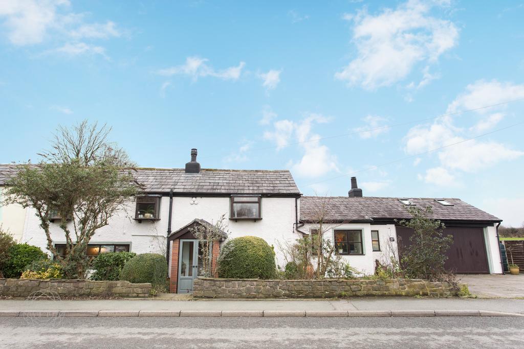 Mustard Lane, Croft, Warrington, WA3 3 bed semidetached house £510,000
