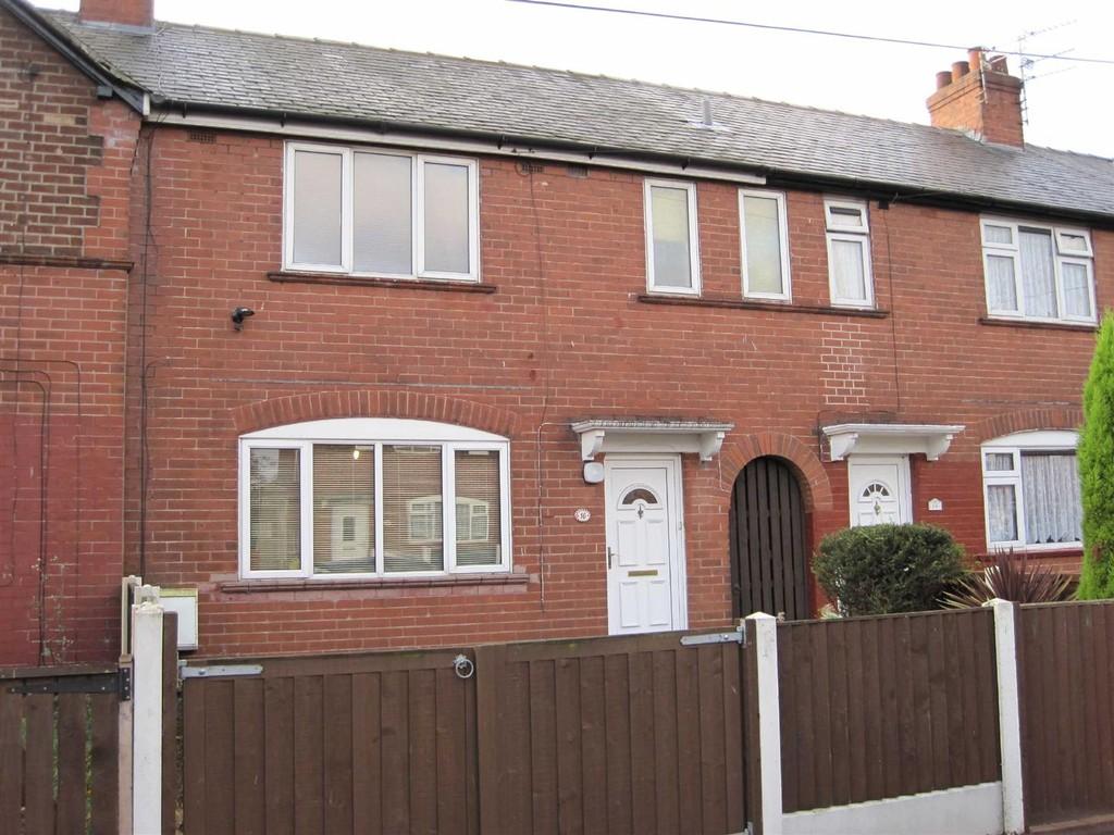 Royton Avenue, Sale 2 bed terraced house to rent £1,000 pcm (£231 pw)