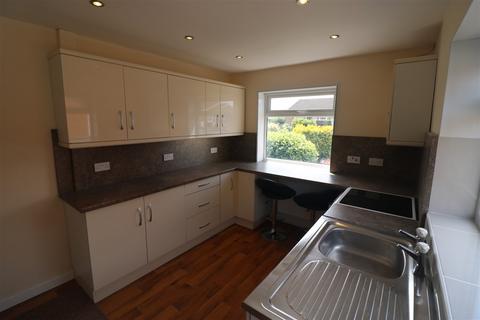 2 bedroom semi-detached bungalow to rent, Bellasize Park, Gilberdyke, Hull