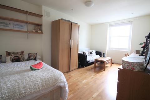 4 bedroom flat to rent, St Augustines Road, Camden, NW1