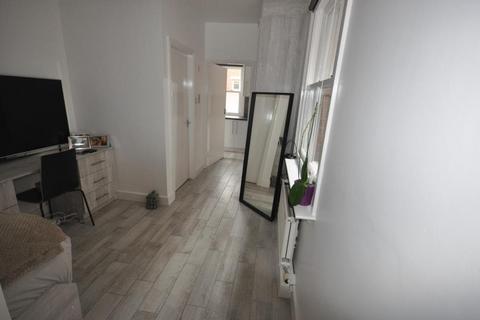 1 bedroom flat to rent, Blenheim Terrace, University, Leeds LS2 9HD