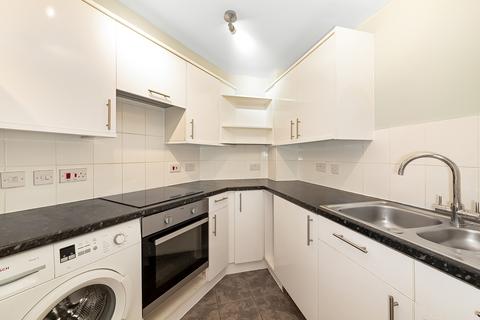 2 bedroom flat to rent, Edith Cavell Way, London, SE18