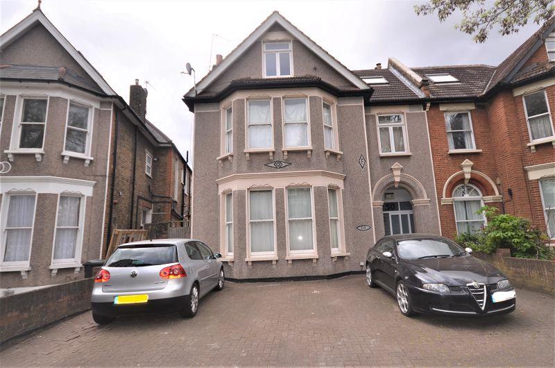 Canadian Avenue, Catford, London, SE6 3BP 1 bed flat £1,000 pcm (£231 pw)