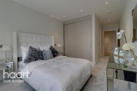 2 bedroom flat to rent - Albury Place