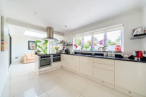 131 Downs Road, South Wonston, Winchester, SO21 3EH