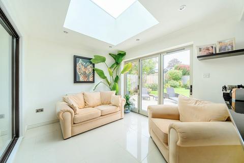 131 Downs Road, South Wonston, Winchester, SO21 3EH
