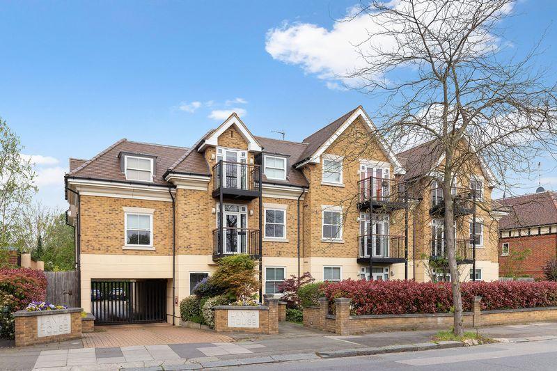 Holders Hill Road, London, NW7 2 bed apartment £499,950