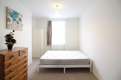 2 bedroom flat to rent, Claremont Terrace, Newcastle Upon Tyne NE2