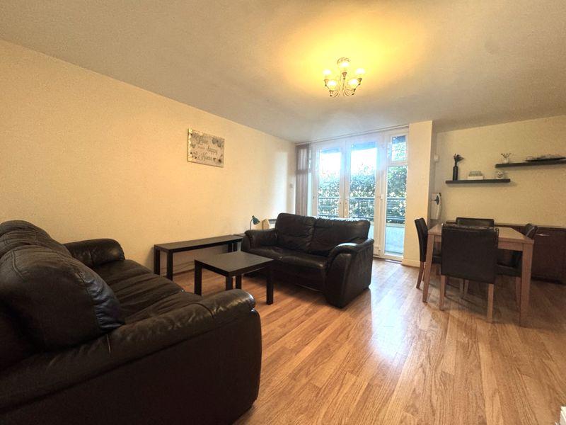 Felixstowe Court, London 2 bed apartment to rent £1,690 pcm (£390 pw)
