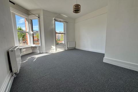 2 bedroom apartment to rent, Cambridge Road, Southport PR9