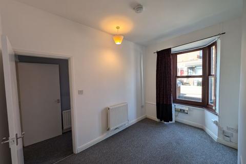 2 bedroom house to rent, Tiverton Road, Selly Oak, Birmingham