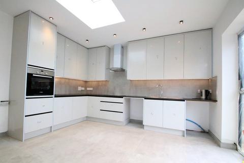 2 bedroom apartment to rent, Arundel Road,  Croydon