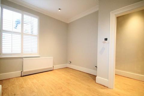 2 bedroom apartment to rent, Arundel Road,  Croydon