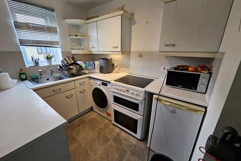 1 bedroom apartment to rent, Paddock Close, Bristol