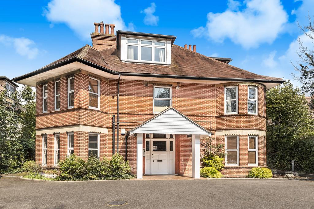 Portchester Road, Bournemouth, Dorset BH8 3 bed penthouse £235,000