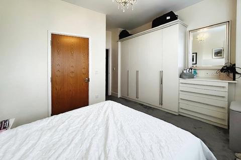 2 bedroom flat to rent, Wolf Grange, Altrincham, Greater Manchester, WA15