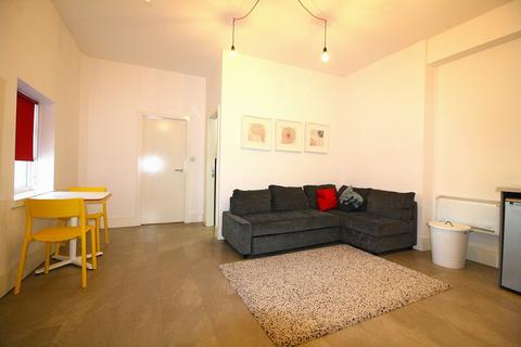 1 bedroom apartment to rent, 1 bedroom apartment at The Red House, Solly Street, S1 4BB