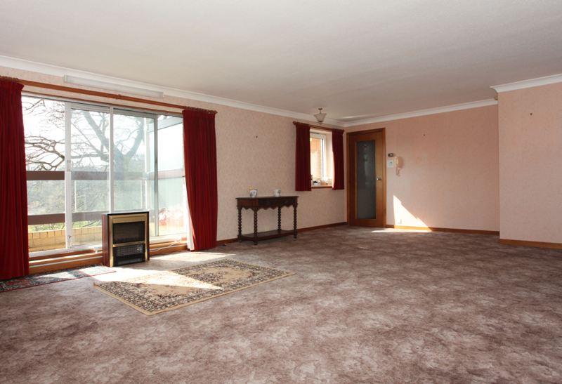22 Park Manor, Crieff PH7 4LJ 2 bed apartment £115,000